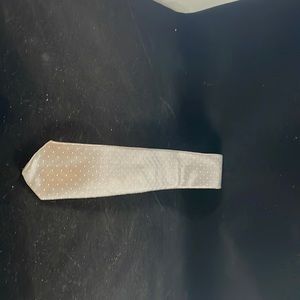 Loft & brownstone tie